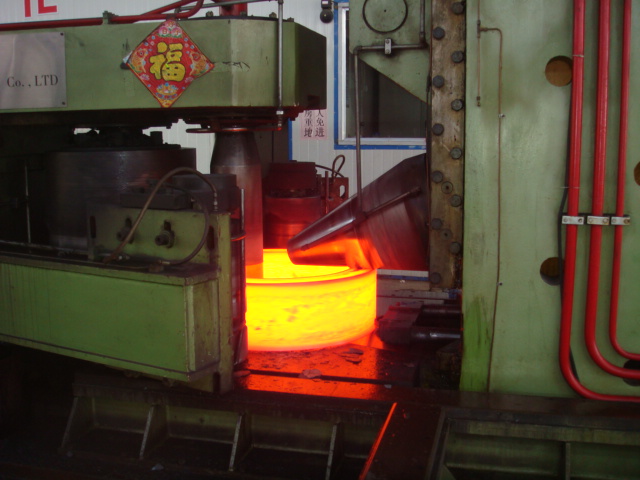 D53K-4000數控碾環(huán)機